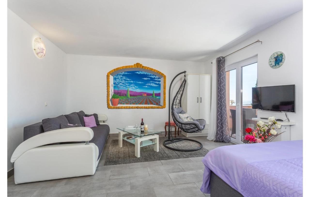 Beautiful Apartment In Stara Baska With Wifi Bagian luar foto