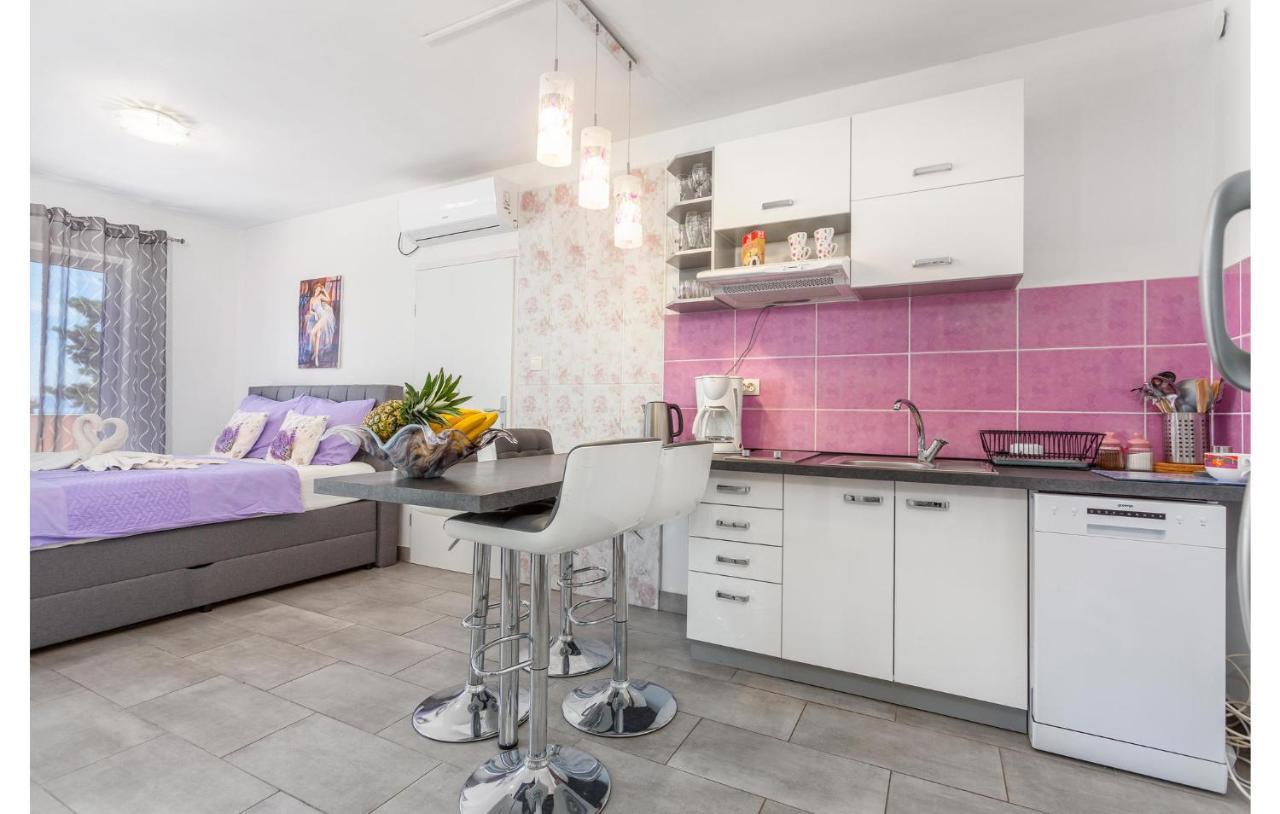 Beautiful Apartment In Stara Baska With Wifi Bagian luar foto