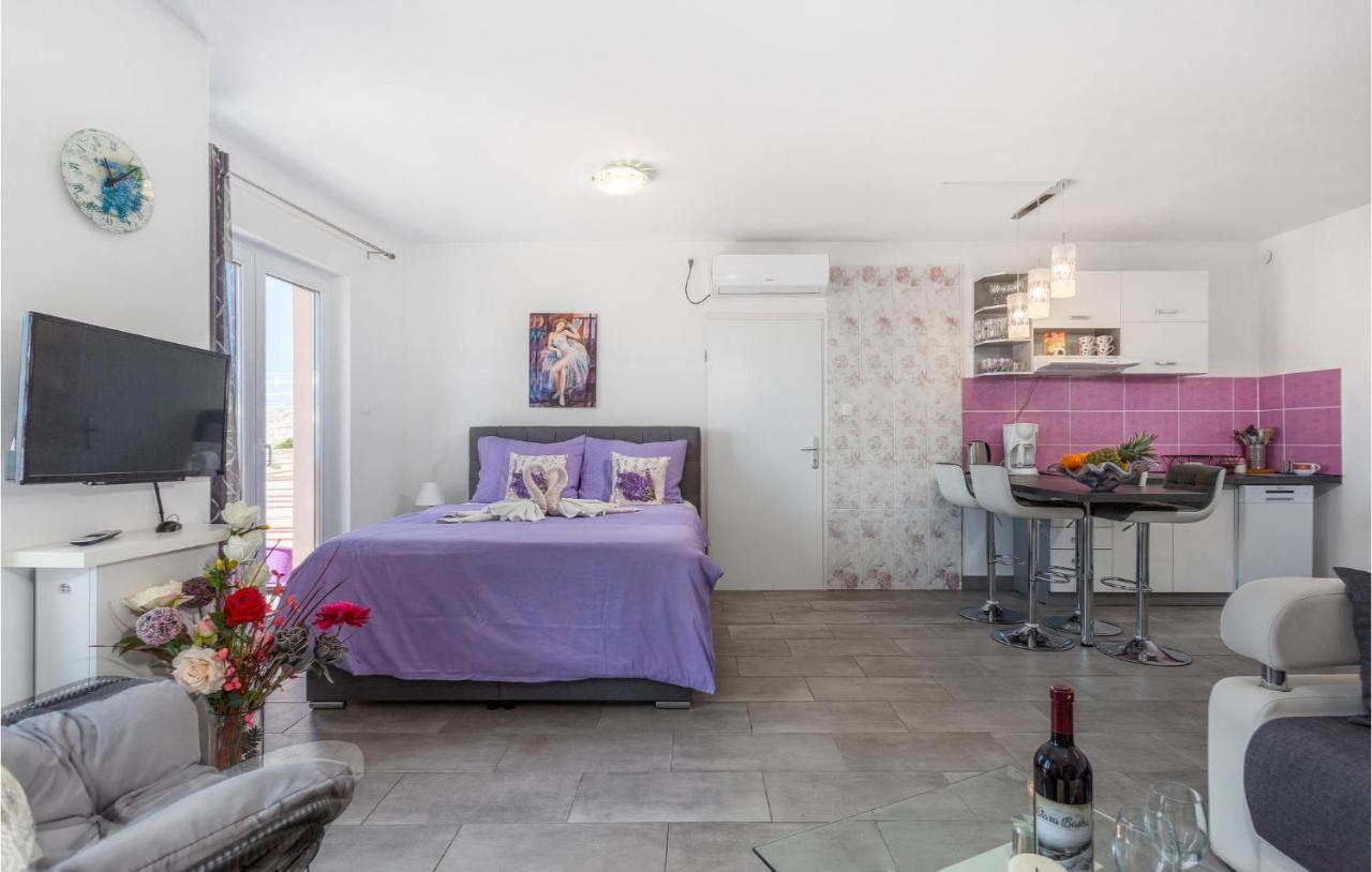Beautiful Apartment In Stara Baska With Wifi Bagian luar foto